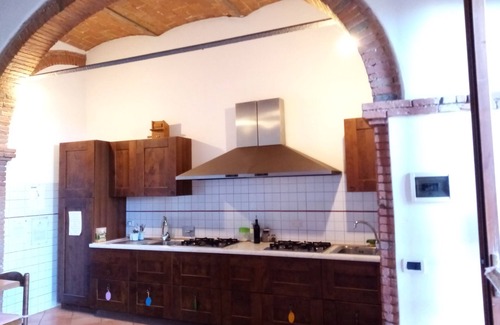 San Vincenzo Apartment | Room 'Contessa Beatrice' with Shared Garden and Wi-Fi