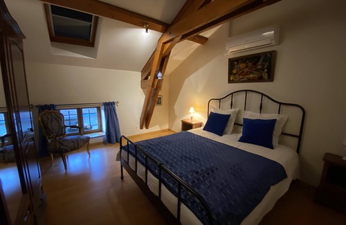 Sainte-Marie-dʼAlloix Bed & Breakfast | Room Debussy, bed160 cosy, well heated in winter