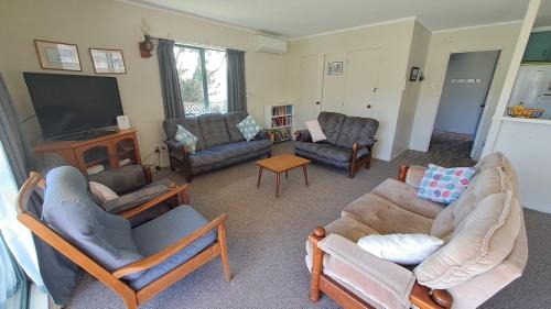Bowentown House | Room for The Family - Bowentown Bach