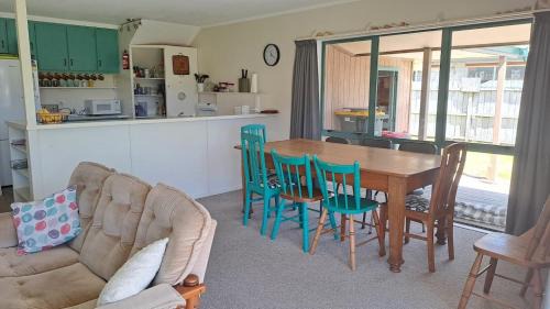 Bowentown House | Room for The Family - Bowentown Bach