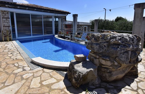 Crveni Vrh House | Room for two with swimming pool in Savudrija-Umag, Wi-Fi, parking, terrace