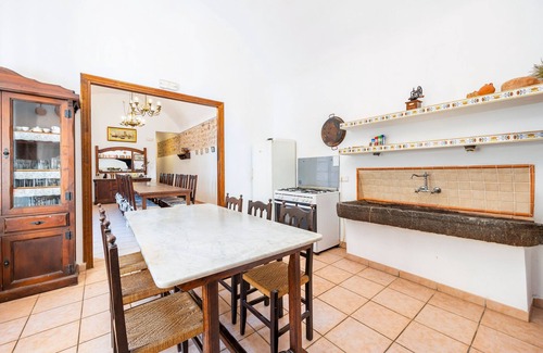 Puigpunyent Apartment | Room 'Habitación 5' with Mountain View, Shared Pool and Wi-Fi