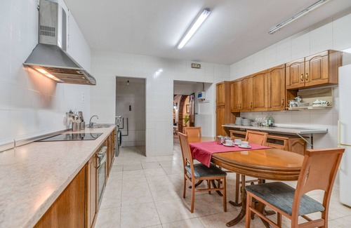 Guaro Apartment | Room 'Habitación 6' with Shared Terrace, Wi-Fi and Air Conditioning