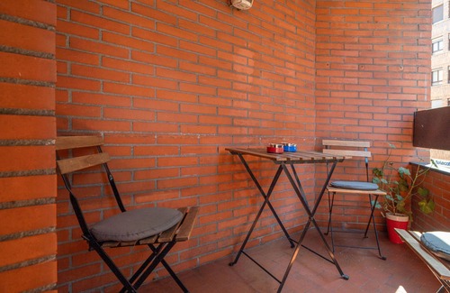 Distrito Llano Apartment | Room 'Habitación París' with Wi-Fi
