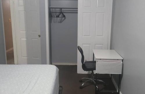 Queens House | Room in a Beach House with King Size bed in a landlord hosted three bedroom apartment