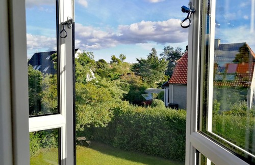 Gentofte House | Room in a Danish cottage with garden view, 10 min to CPH