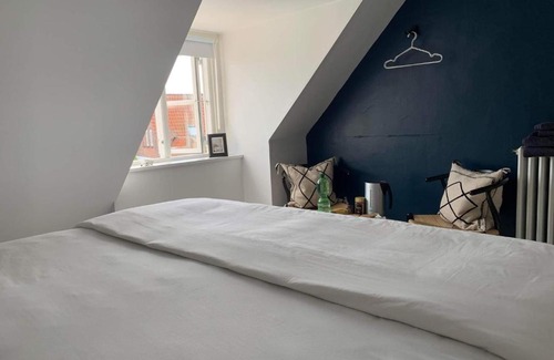 Gentofte House | Room in a Danish cottage with garden view, 10 min to CPH
