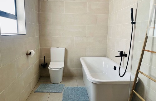 Northam House | Room in B&B - Trendybliss Guest House - N0295