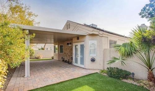 Summerlin House | Room in Cheerful 2-bed House - Shared bathroom