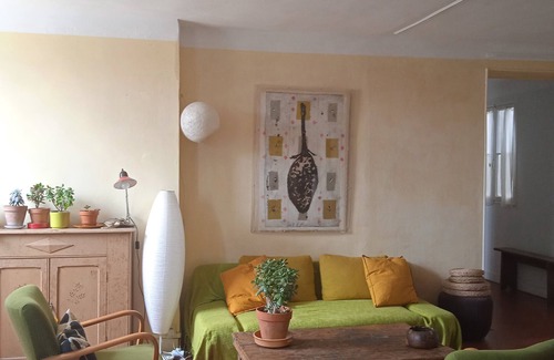 6th Arrondissement Bed & Breakfast | Room in quiet, central apartment