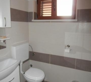 Gornje selo House | Room in Susak with air conditioning, W-LAN (3865-4)