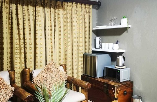 Greater Johannesburg Metropolitan Area House | Room-indulgent Escape, Jet Bath, Stunnin