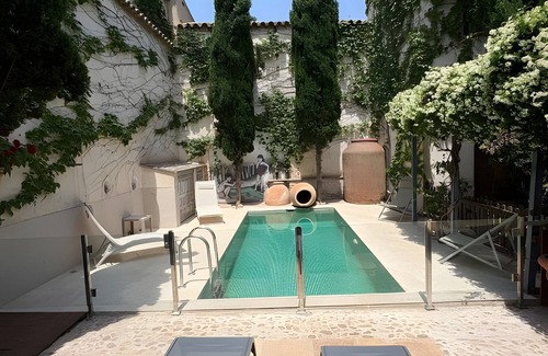 Consuegra Apartment | Room 'La Camara' with Shared Pool, Wi-Fi and Air Conditioning