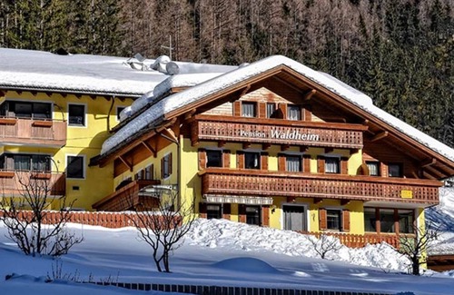 Valle Aurina Apartment | Room 'Pension Waldheim 8' with Mountain View, Shared Garden and Wi-Fi
