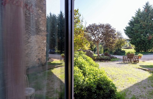 Campagnolo Apartment | Room 'Quadrupla Comfort 1' with Shared Terrace, Wi-Fi and Air Conditioning