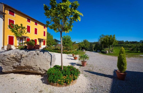 Campagnolo Apartment | Room 'Quadrupla Comfort 1' with Shared Terrace, Wi-Fi and Air Conditioning