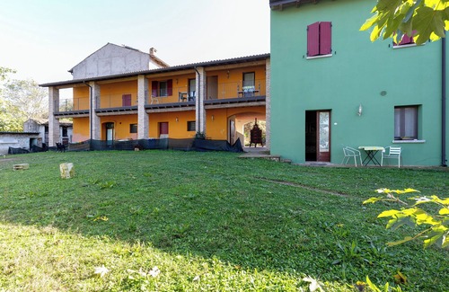 Campagnolo Apartment | Room 'Quadrupla Comfort 1' with Shared Terrace, Wi-Fi and Air Conditioning