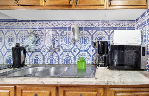 Soajo Apartment | Room 'Quarto 2 - Casa Do Adro' with Mountain View, Wi-Fi and Air Conditioning