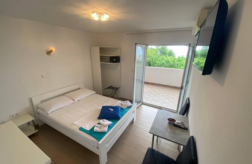 Municipality of Omisalj House | Room-studio Melissa With Terrace and sea