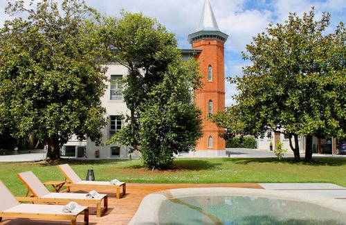 Muros de Nalon Apartment | Room 'Suite La Torre' with Shared Pool, Shared Terrace and Wi-Fi