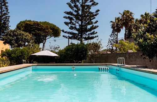 San Foca Apartment | Room 'Villa Nike - 1' with Shared Pool, Wi-Fi and Air Conditioning