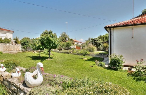 Basanija Apartment | Room with bathroom near the beach - Paradinović room