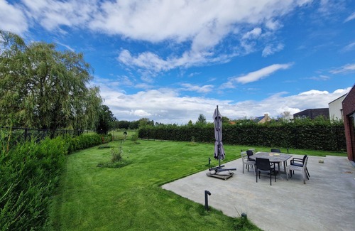 Baal House | Room with private bathroom, garden and modern amenities in a beautiful area.