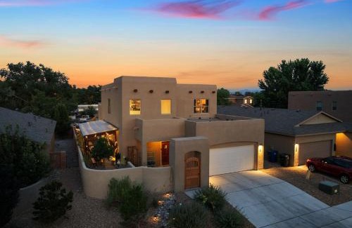 Vecinos Del Bosque House | Rooms nr Old Town-Bosque Trails