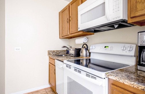 Adams Morgan Apartment | Roomy Dupont Circle 2BR nr. U Street, Metro & Glen’s Mkt, by Blueground