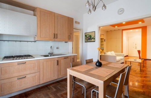 Municipio 2 Apartment | Roomy Family Apartment by Wonderful Italy