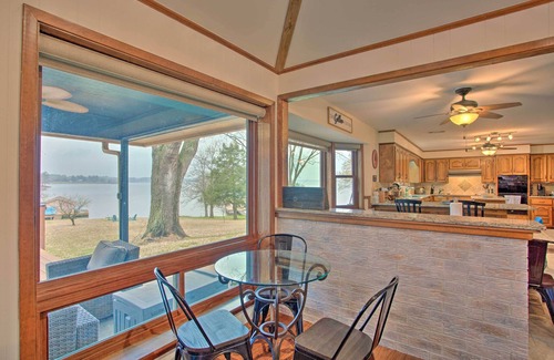 Berryville House | Roomy Texas Lake Retreat w/Private Boat Ramp