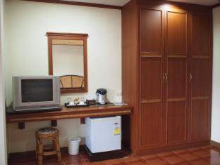 Thapae Hotel | Roongruang Hotel