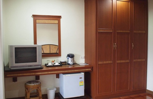 Thapae Hotel | RoongRuang Hotel