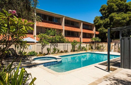 Shenton Park Apartment | Rosalie 35
