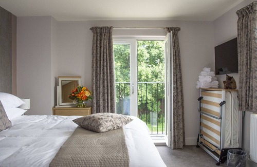 Lytchett Matravers Bed & Breakfast | Rose and Crown