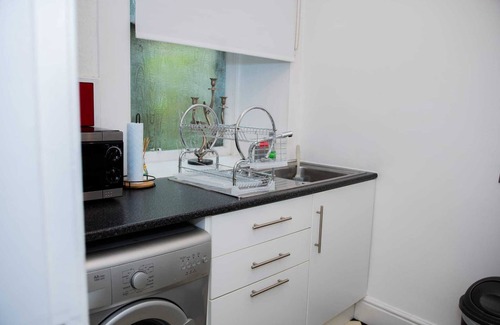 Ayr Apartment | Rose Apartment 2-Bed Apt, Sleeps 4 Town Centre Ayr