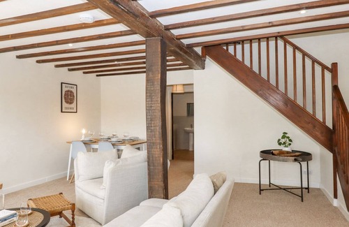 Buckerell Cottage | ROSE COTTAGE AT TREASLAKE FARM, pet friendly in Honiton