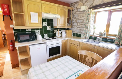 Scawton Cottage | ROSE COTTAGE, pet friendly, with open fire in Kirkbymoorside