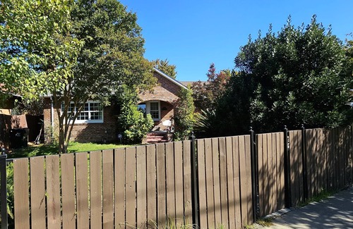 Southeastern Sacramento House | Rose House: Charming, Pet Friendly Urban Cottage