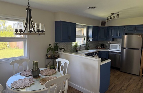 Mishawaka House | Rose Park Retreat in SAFE & COZY Mishawaka neighborhood