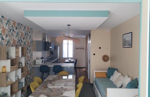 Fouras House | Rose Pompon