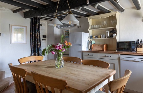 Malborough Cottage | Rose Thatch