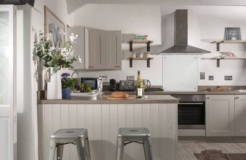 Saint Erth Praze House | Rosehendra - A beautifully refurbished pet-friendly barn conversion with two bedrooms, a log burner