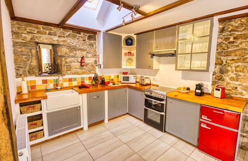 Lower Trengale Cottage | ROSEMARY Cottage is a Pretty Cottage with Lovely Views - Dog Friendly