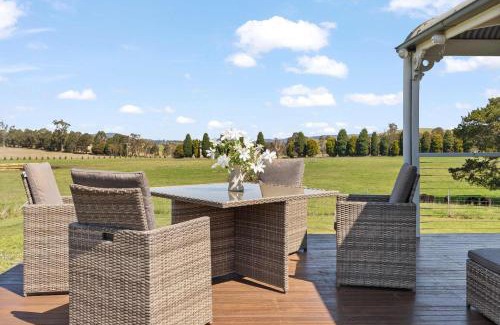 Meadow Flat House | Rosevilla Retreat - Beautiful Farm Getaway