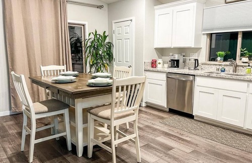 Roseville House | ROSEVILLE GETAWAY