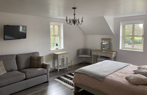 Rostrevor Resort | Rostrevor Valley Holiday Park- En-suite Rooms with Hot tub and Private Car Service