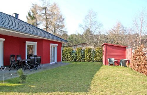 Freest House | rotes Ferienhaus im Fischerdorf