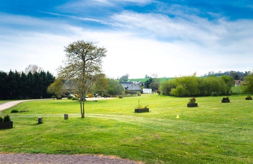 Curcy-sur-Orne House | Roulotte de 4 Personnes : Atypique et Tout Confort !