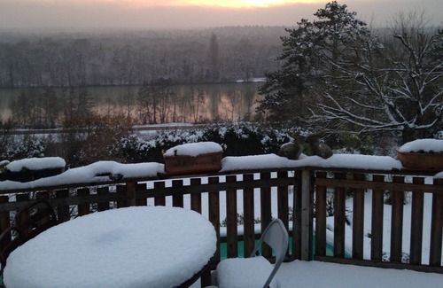 Fontaine-le-Port House | Round house between the Seine and the forest